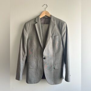 Banana Republic full suit 
Jacket 38s
Pants 30/32